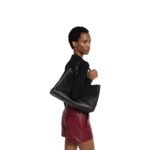 Gucci Emblem large tote bag - Image 2