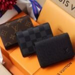 Louis Vuitton Small Wallet, gifts are random.