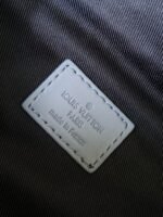 Louis Vuitton M46108 Discovery Bumbag - Image 11