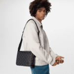 Louis Vuitton DISTRICT Small Messenger Bag M46255 - Image 10