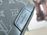 Louis Vuitton M46035 Discovery Bumbag PM - Image 7