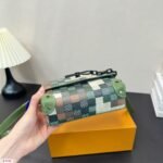 Louis Vuitton M83172 Steamer Wearable Wallet - Image 10