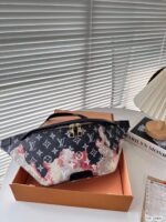 Louis Vuitton Discovery Bumbag PM M23905 - Image 3