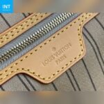 Louis Vuitton M40353 Monogram Canvas Delightful MM Shoulder Bag - Image 9
