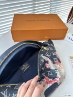 Louis Vuitton Discovery Bumbag PM M23905 - Image 9