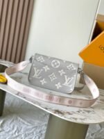 Louis Vuitton M14214 Diane - Image 6
