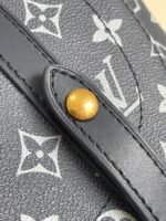 Louis Vuitton M46805 Christopher MM - Image 8
