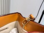 Louis Vuitton Shopper Medium - Image 4
