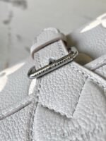 Louis Vuitton M14214 Diane - Image 13