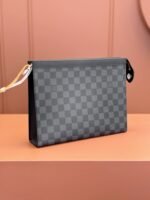 Louis Vuitton N41696 Pochette Voyage MM - Image 4