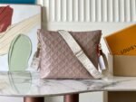 Louis Vuitton M12071 Coussin Hobo MM - Image 2