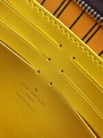 Louis Vuitton M82860 Pochette Voyage MM - Image 10