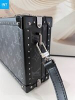 Louis Vuitton M20251 CLUTCH BOX Portable Hard Case - Image 13