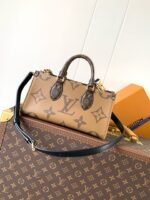 Louis Vuitton M14236 OnTheGo East West Chain - Image 5