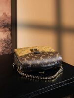 Louis Vuitton M11941 Pochette Métis Backpack - Image 4