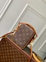 Louis Vuitton M14106 Danube - Image 5