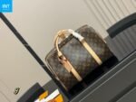Louis Vuitton Keepall Bandoulière 40 - Image 2