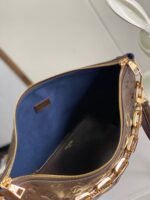 Louis Vuitton M12072 Coussin Hobo MM - Image 9