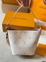 Louis Vuitton All In BB - Image 5