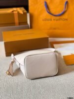 Louis Vuitton All In BB - Image 8
