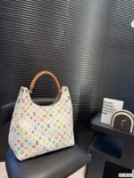 Louis Vuitton tote bag - Image 4