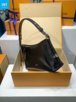 Louis Vuitton M28160 CarryAll East West - Image 5