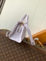 Louis Vuitton M15192 OnTheGo East West - Image 3