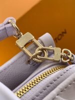 Louis Vuitton M15192 OnTheGo East West - Image 8