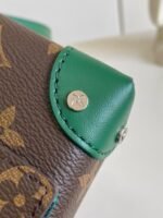 Louis Vuitton M12808 Steamer Wearable Wallet - Image 8