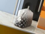 Louis Vuitton M12052 Cosmetic Pouch - Image 3