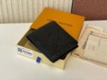 Louis Vuitton M82072 Multiple Wallet - Image 2