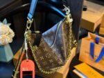 Louis Vuitton M12075 Lucky Trunk - Image 4
