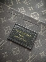 Louis Vuitton M26359 Express MM - Image 11