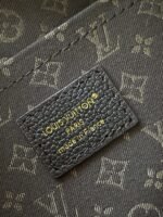 Louis Vuitton M26397 Express MM - Image 12