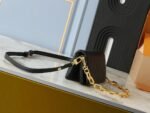Louis Vuitton M83359 Pochette Coussin - Image 4