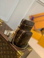 Louis Vuitton M80746 Monogram Utility Phone Sleeve - Image 5