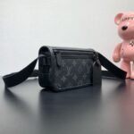 Louis Vuitton M12599 Bosphore Wearable Wallet - Image 4