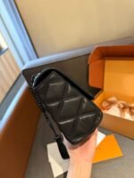 Louis Vuitton M11374 GO-14 Medium Gloves - Image 7