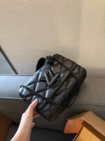 Louis Vuitton M11374 GO-14 Medium Gloves - Image 6