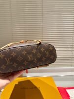 Louis Vuitton Montsouris M43431 - Image 7