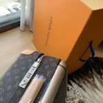 Louis Vuitton M23203 Horizon 55 - Image 11