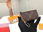 Louis Vuitton Key Pouch M62650 - Image 8