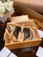 Louis Vuitton M57099 Mini Bucket Bag - Image 2