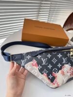 Louis Vuitton Discovery Bumbag PM M23905 - Image 7