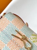 Louis Vuitton N40674 Steamer Wearable Wallet - Image 10