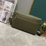 Louis Vuitton M25125 TAKEOFF Messenger Bag - Image 3
