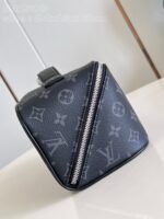 Louis Vuitton M11508 Toiletry Bag - Image 5