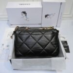 CHANEL 19 MAXI HANDBAG AS1162 - Image 8