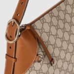 GG Emblem medium shoulder bag - Image 9