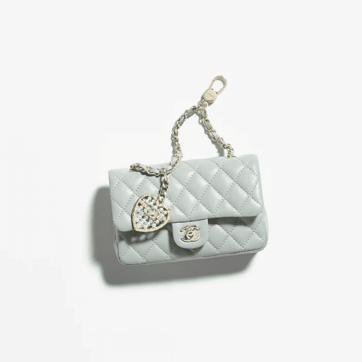 f98b5819df2d961bacc334ccbc3d54bb Chanel Classic Mini Bag with hook - Image 1